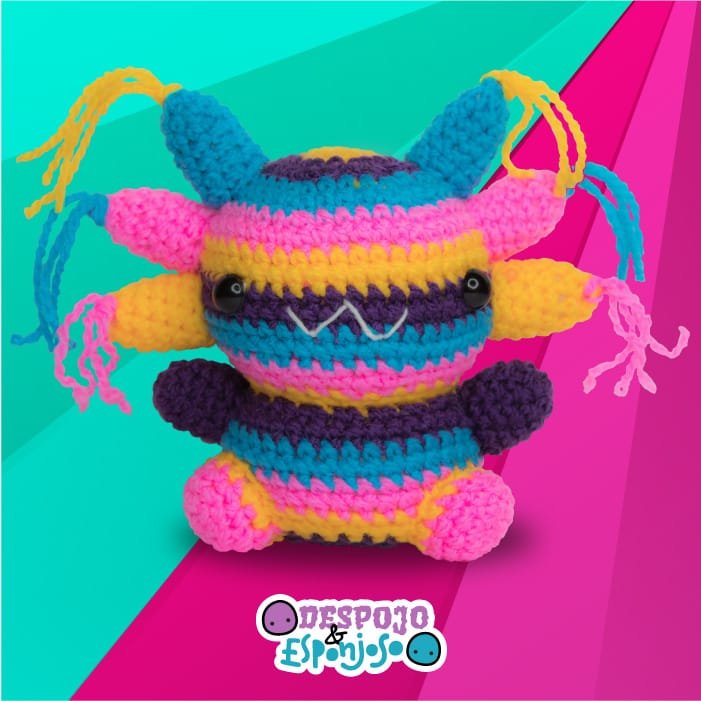 ajolote de peluche disfrazado de piñata despojo y esponjoso